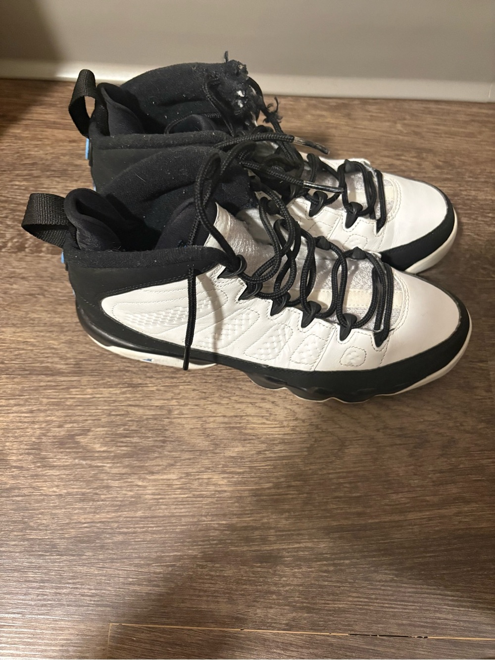 Jordan Black and White High-Top Sneakers - Picture 3 of 4